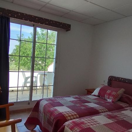 Hostal Restaurant Paca Ріумар Екстер'єр фото