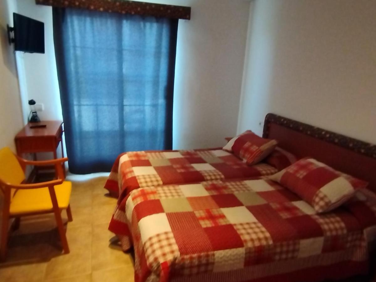 Hostal Restaurant Paca Ріумар Екстер'єр фото